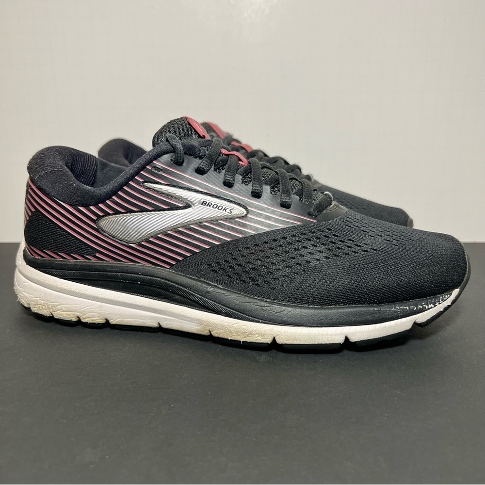 Womens BROOKS Addiction 14 Black Running Shoes / Size 8 Medium